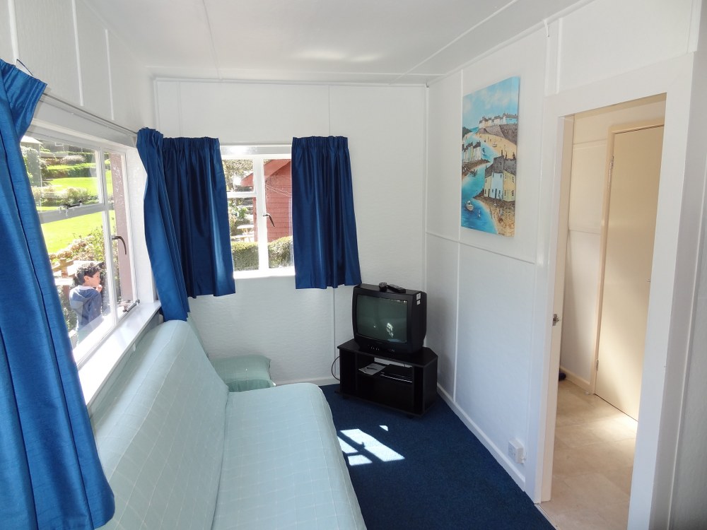 A selection of Images of 6 Berth
